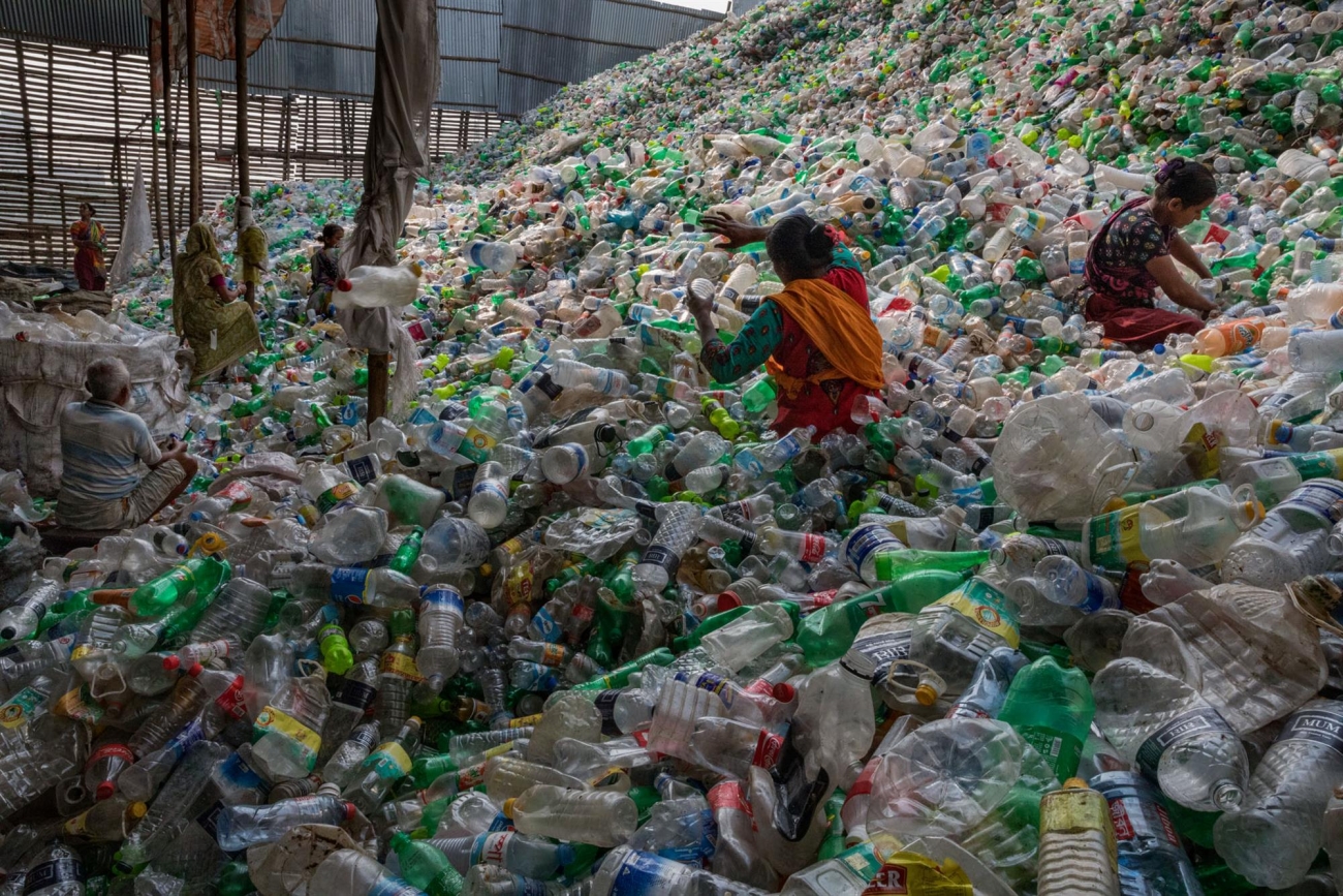 3,7 billones de dólares le cuesta la producción de plástico al mundo entero que se duplicarán en 2040