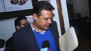 Luis Revilla no se presentó a su declaración informativa que habia sido fijada por el presunto sobreprecio en la adquisición de los buses PumaKatari, alegando problemas de salud