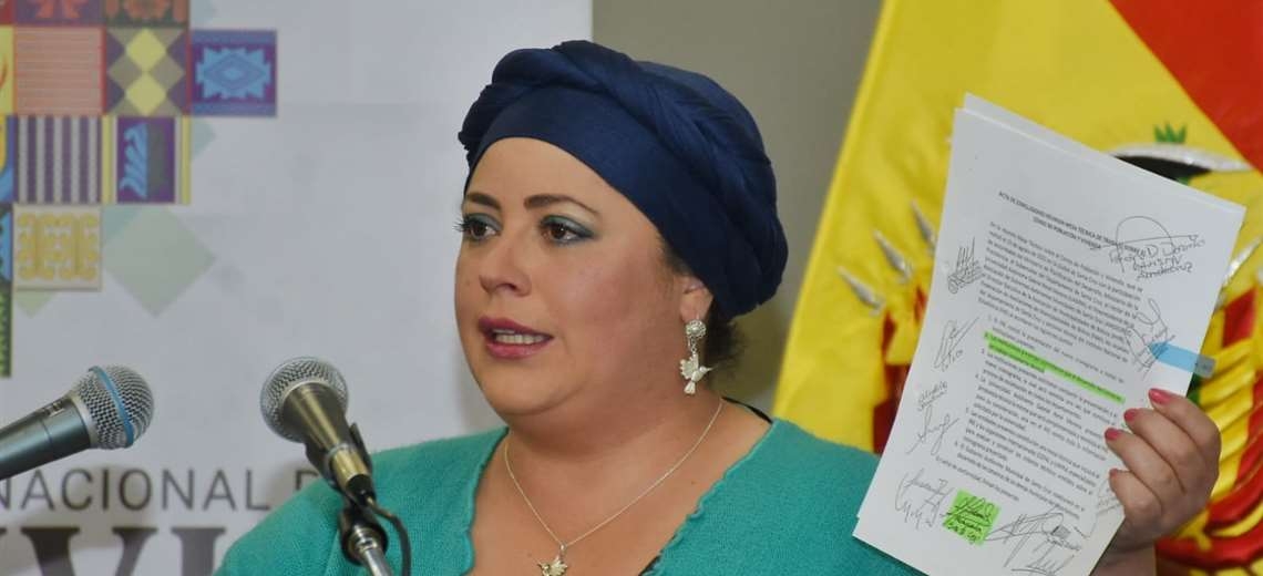 Ministra Prada a gobernador Camacho: El amor al pueblo cruceño se demuestra con gestión no con discursos de machito