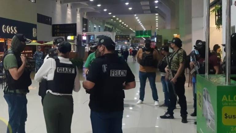 FELCN y Fiscalía allanan distintas dependencias del aeropuerto internacional de Viru Viru por droga incautada en España