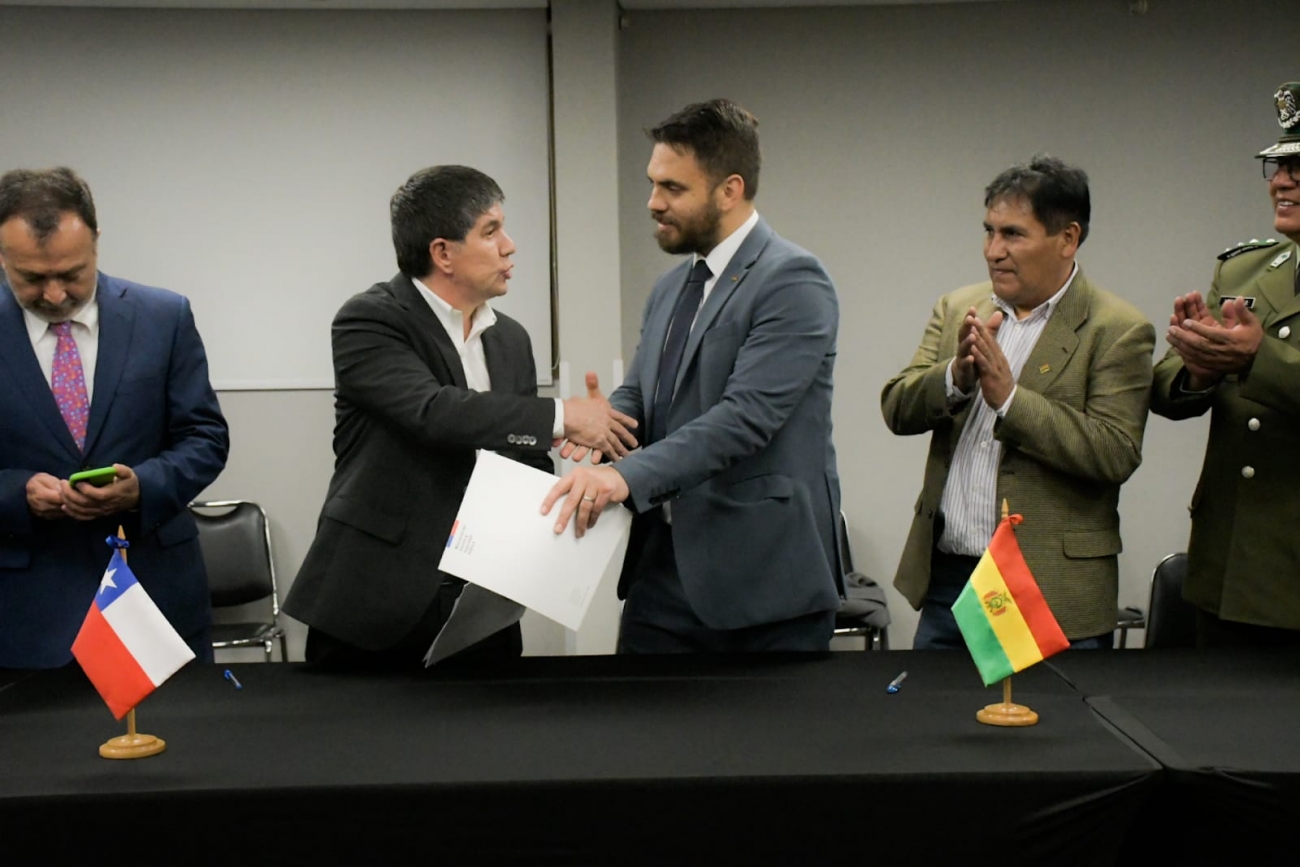 Bolivia y Chile acordaron en Iquique fijar en un plazo de 30 días definir acciones respecto a la problemática migratoria y contrabando