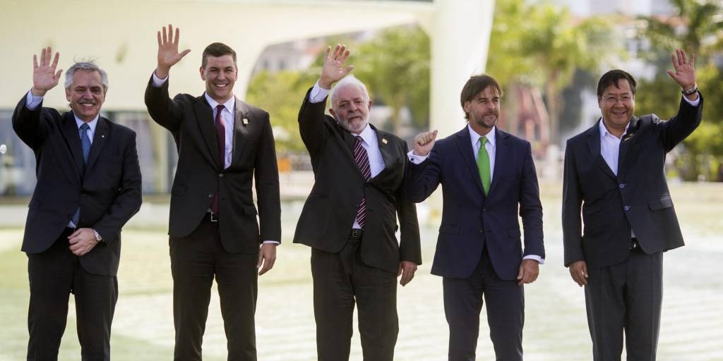 Lula da Silva, promulgó el protocolo de adhesión con lo que consolida que Bolivia sea miembro pleno del Mercado Común del Sur Mercosur