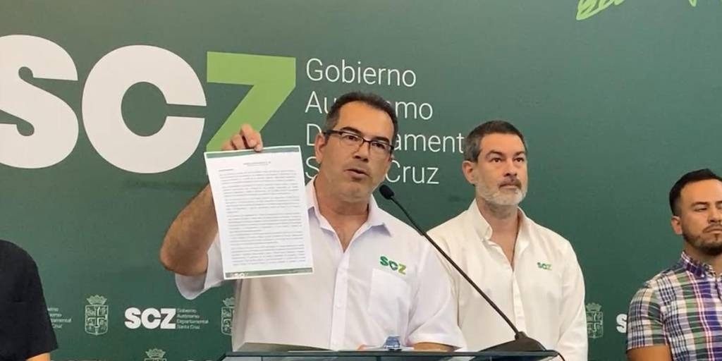 Con cedulón a Zvonko Matkovic notifican para que en 24 horas posesione a Mario Aguilera como gobernador en suplencia de Santa Cruz