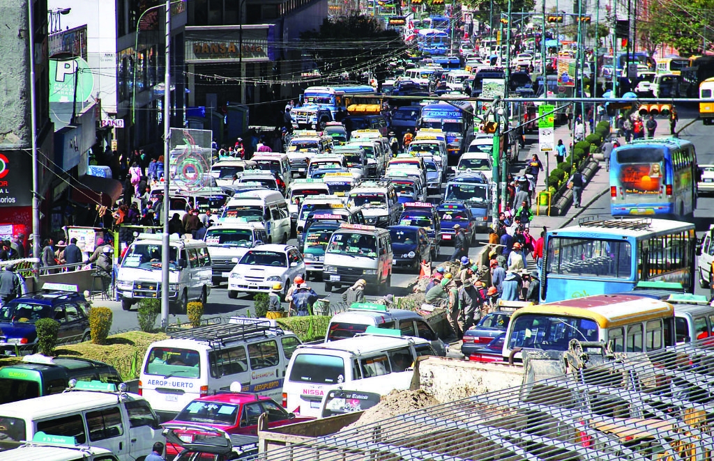 Alcaldía de La Paz acusa al transporte inter ciudad de no respetar el ordenamiento vehicular
