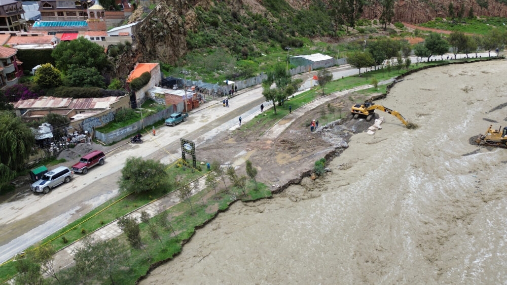 Amenaza de fuerte tormenta a La Paz, existen cuatro cuencas en riesgo desde la noche de este martes