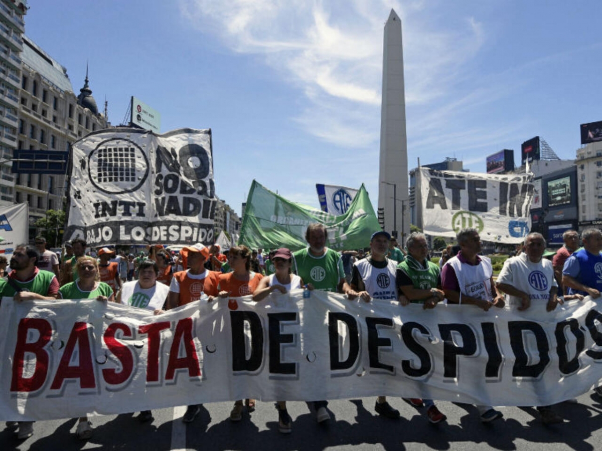 En Argentina, continúan los despidos,15.000 empleados públicos serán cesados el 31 de marzo