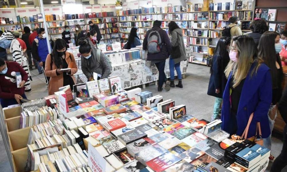 Presidente Luis Arce inaugura la Feria del Libro llamando a la lectura y anunciando apoyo a autores para que asistan a ferias internacionales