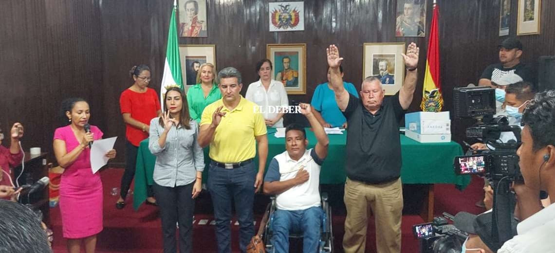 Richard Ribera posesionado como nuevo presidente de la Brigada Parlamentaria de Santa Cruz, elegido por 39 de las 64 personas que la conforman
